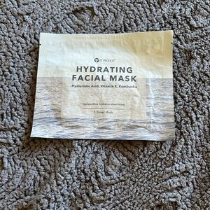 NWT It Works hydrating sheet mask